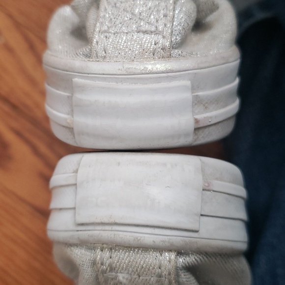 Converse Junior All Star Shoreline Silver Shiny Sneakers Size 1 pull on - Picture 3 of 9